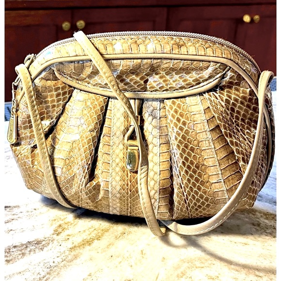 Pierre Cardin vintage brown snakeskin shouder bag with tan leather lining - Picture 6 of 14